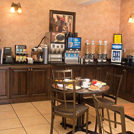 Best Western Plus Fredericton Hotel & Suites Εξωτερικό φωτογραφία