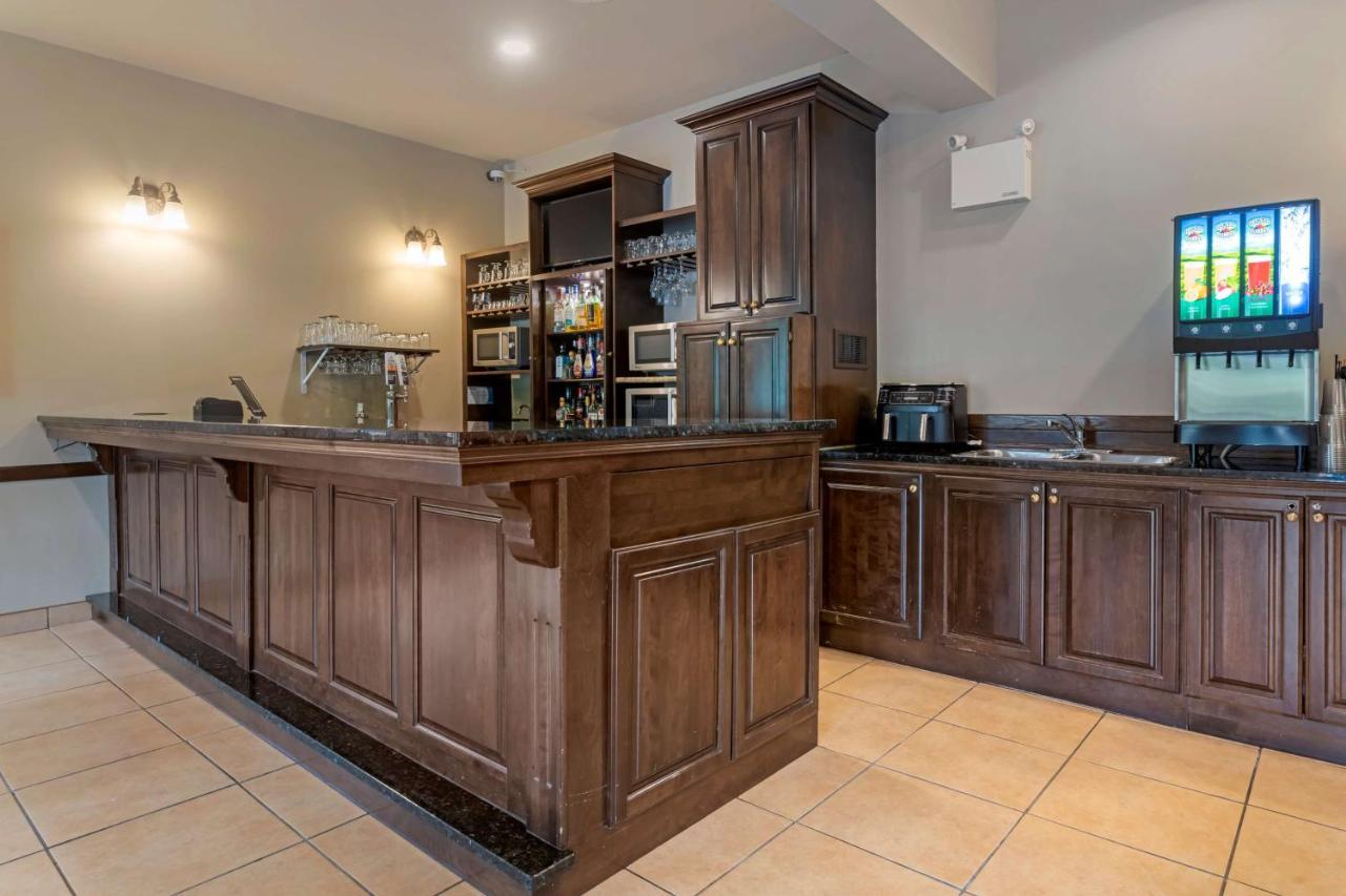 Best Western Plus Fredericton Hotel & Suites Εξωτερικό φωτογραφία