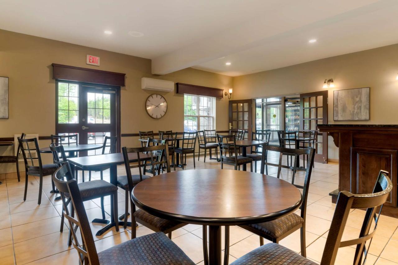 Best Western Plus Fredericton Hotel & Suites Εξωτερικό φωτογραφία