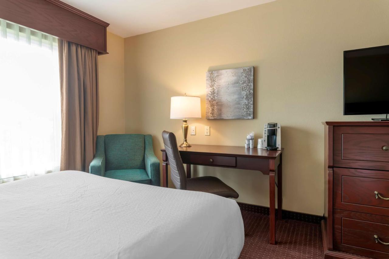 Best Western Plus Fredericton Hotel & Suites Εξωτερικό φωτογραφία