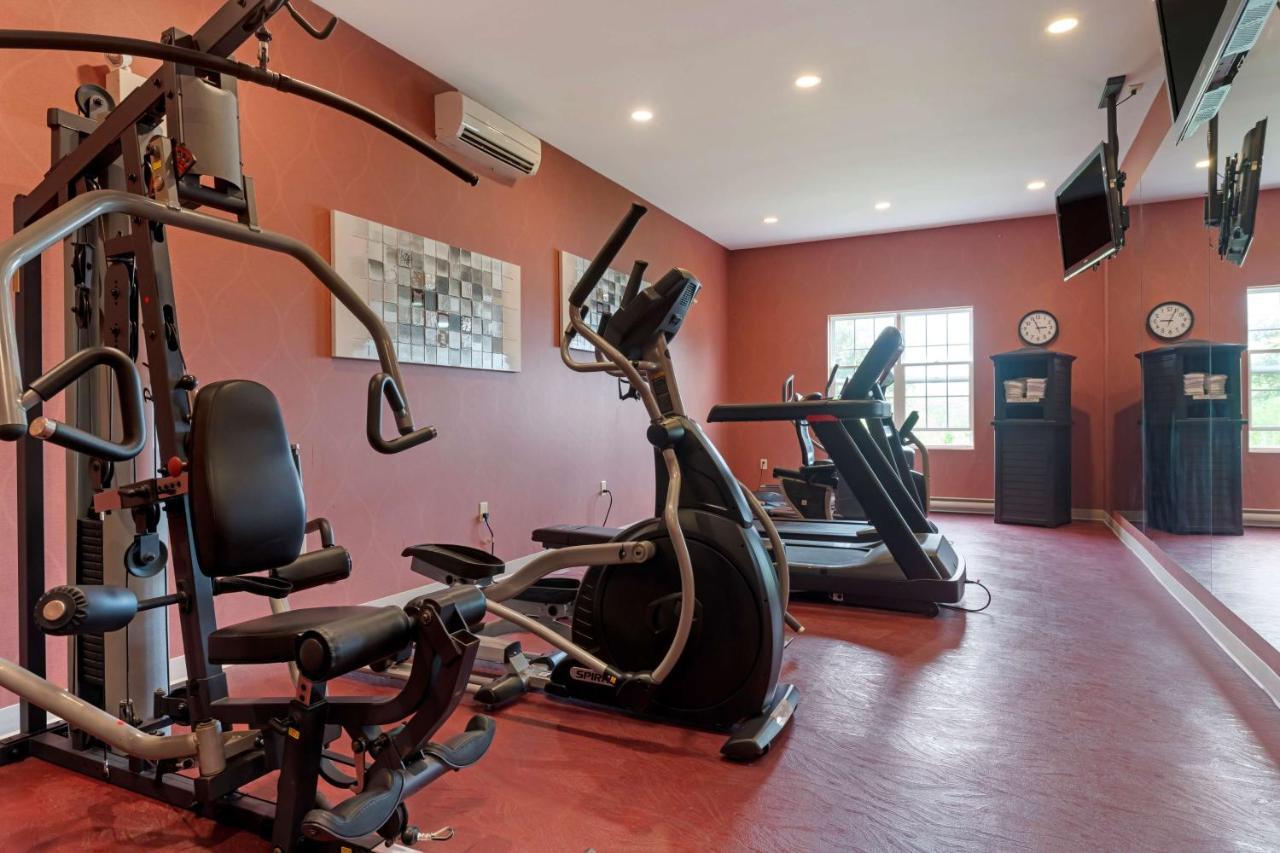 Best Western Plus Fredericton Hotel & Suites Εξωτερικό φωτογραφία