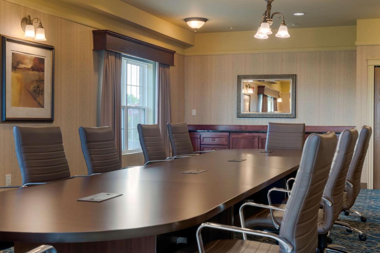 Best Western Plus Fredericton Hotel & Suites Εξωτερικό φωτογραφία