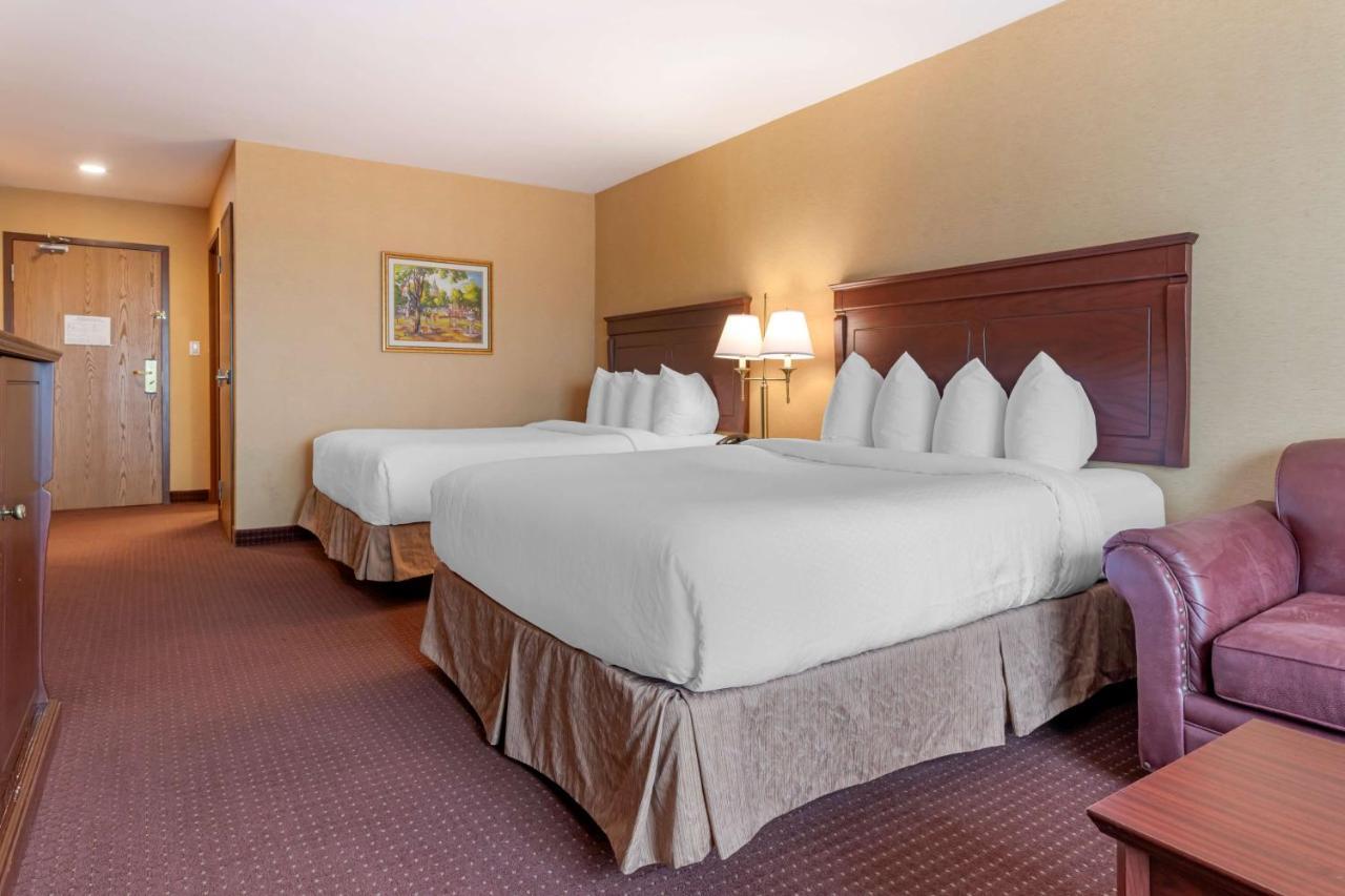 Best Western Plus Fredericton Hotel & Suites Εξωτερικό φωτογραφία