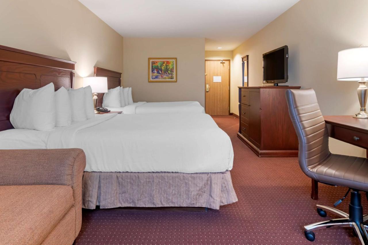 Best Western Plus Fredericton Hotel & Suites Εξωτερικό φωτογραφία