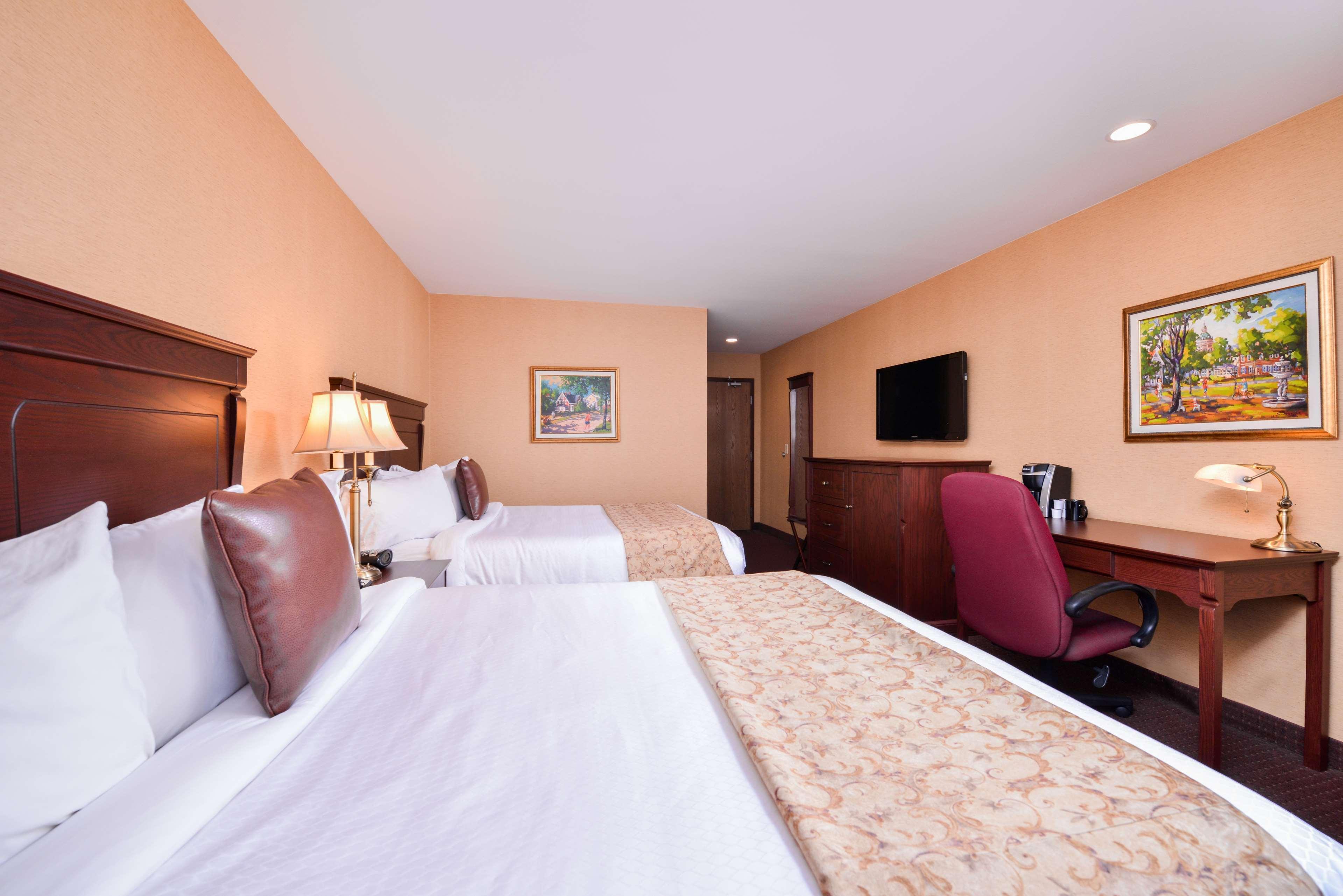 Best Western Plus Fredericton Hotel & Suites Εξωτερικό φωτογραφία